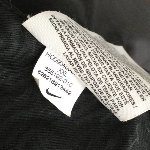 NIKE Men's Puffer Vest Black Nike Puffer V… - Picture 14 of 16